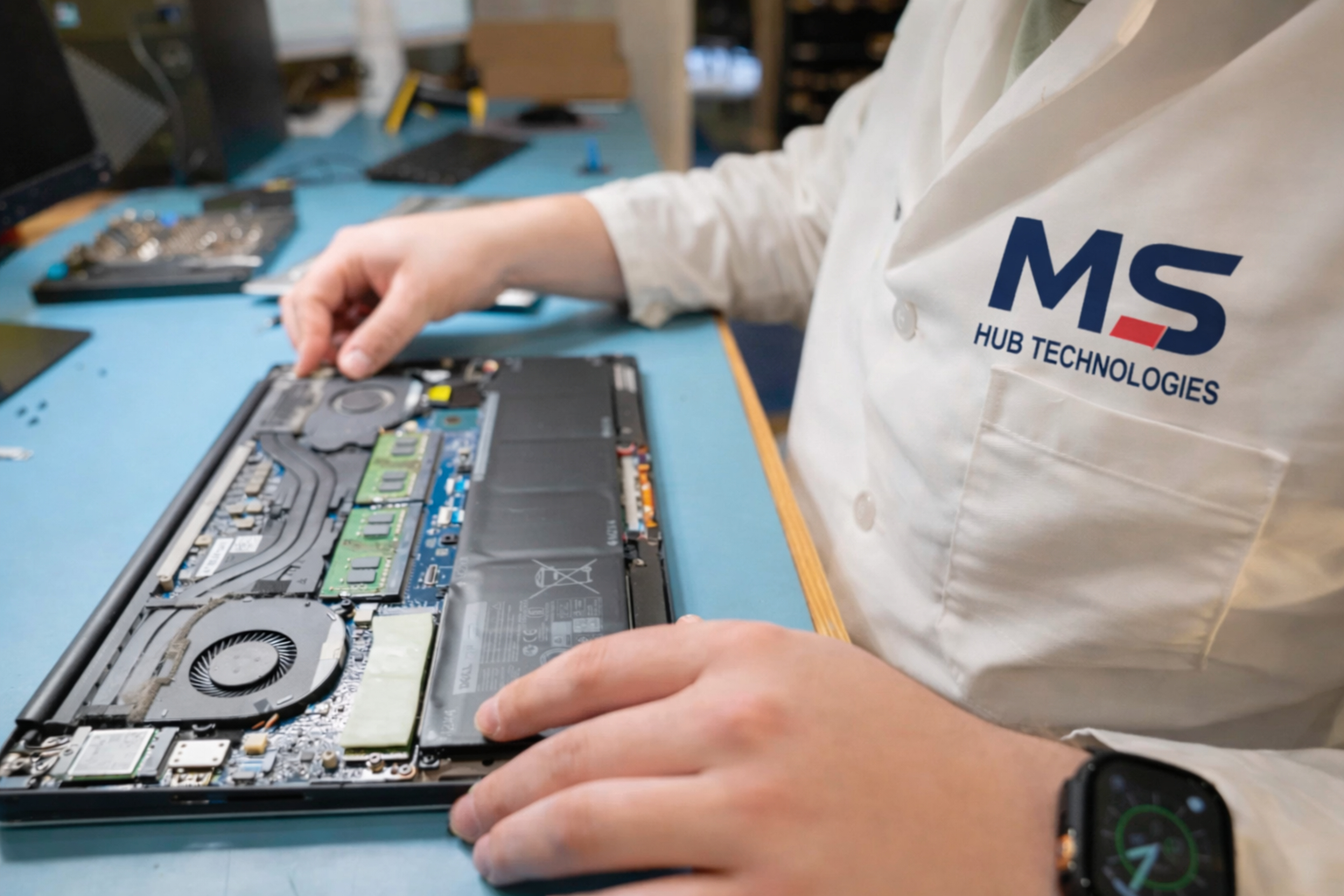 Conserto e manutenção de notebooks e computadores